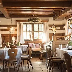 Landgasthof Weisses Lamm Szálloda